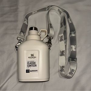 (BRAND NEW) Stanley canteen